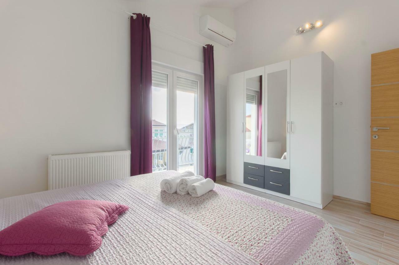 Apartmani Skelin***/**** Kaštela المظهر الخارجي الصورة