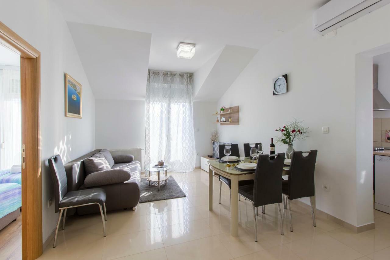 Apartmani Skelin***/**** Kaštela المظهر الخارجي الصورة