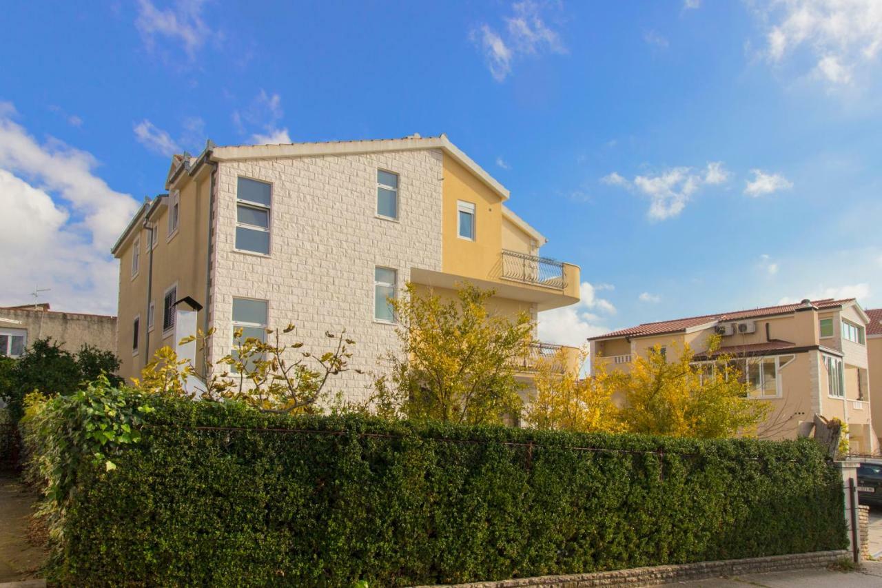 Apartmani Skelin***/**** Kaštela المظهر الخارجي الصورة