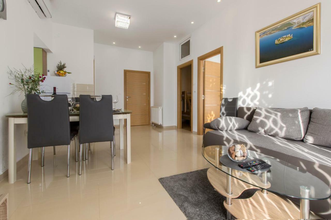 Apartmani Skelin***/**** Kaštela المظهر الخارجي الصورة