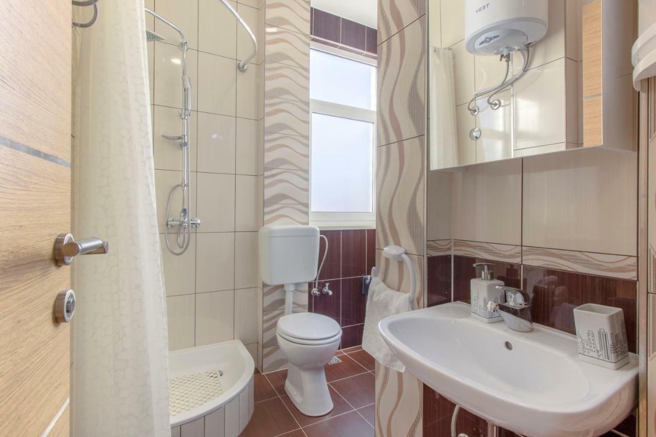 Apartmani Skelin***/**** Kaštela المظهر الخارجي الصورة