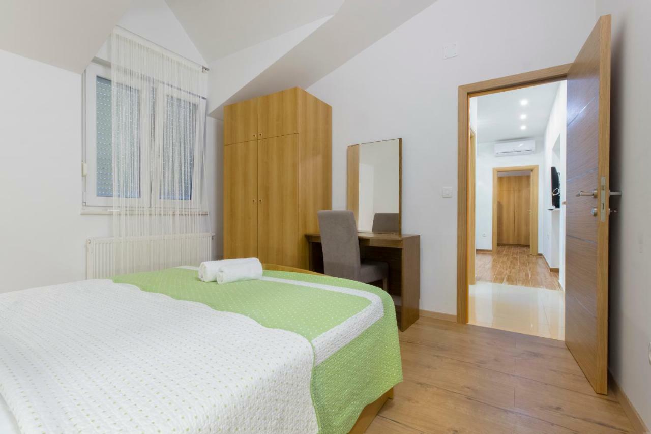 Apartmani Skelin***/**** Kaštela المظهر الخارجي الصورة